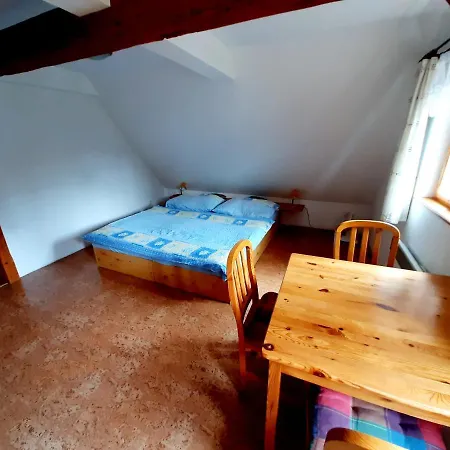 Roubenka Vsemily Jetřichovice